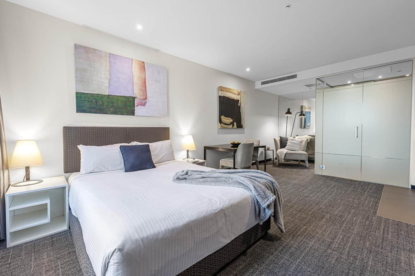 MainStay Suites Hawthorn