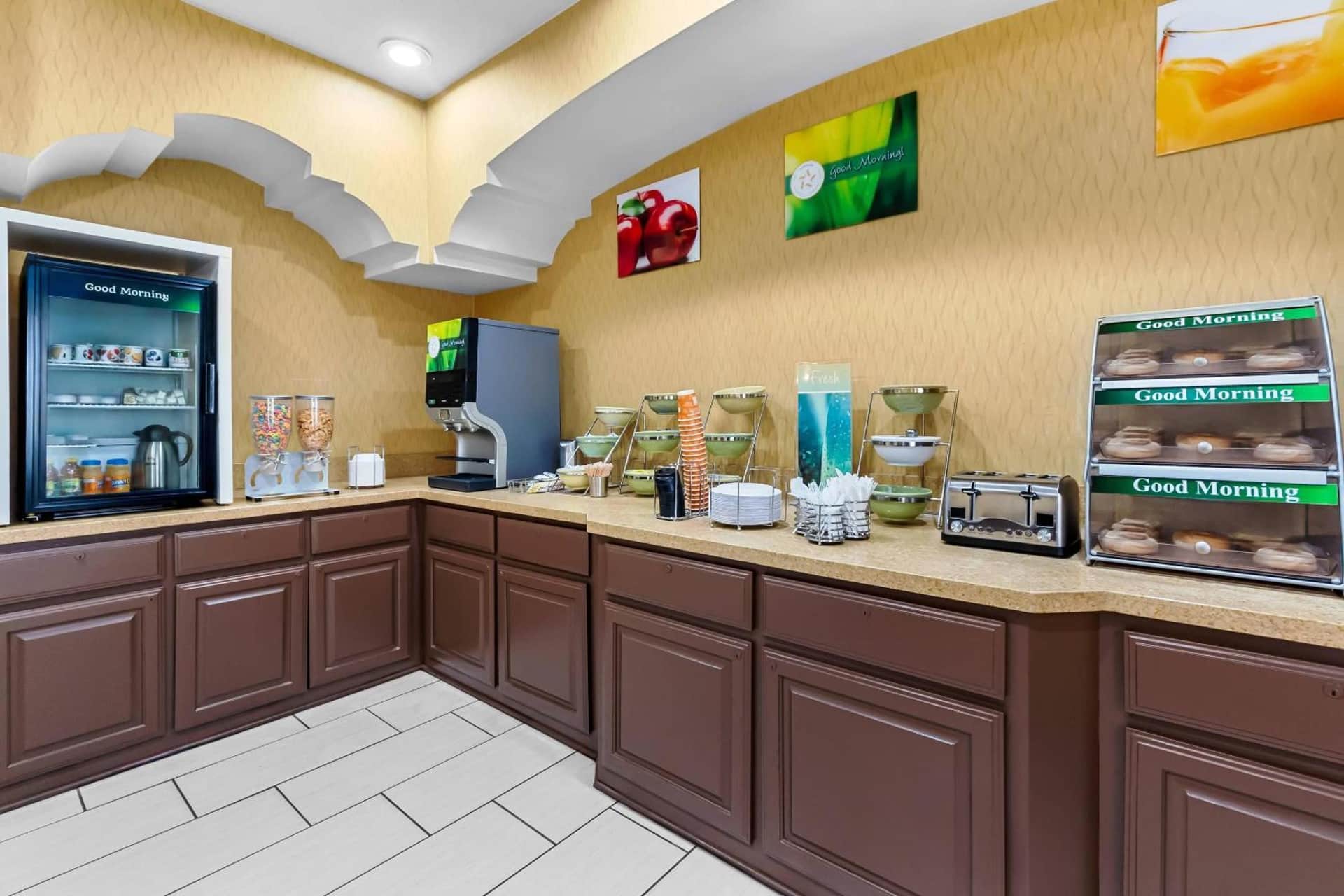 Quality Inn & Suites Airport North - Stone Oak