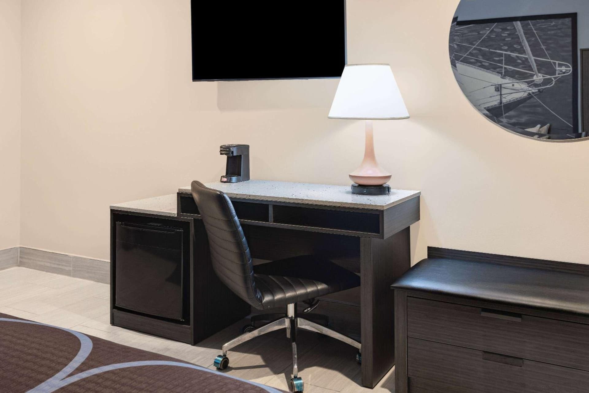 Super 8 by Wyndham Lindenhurst