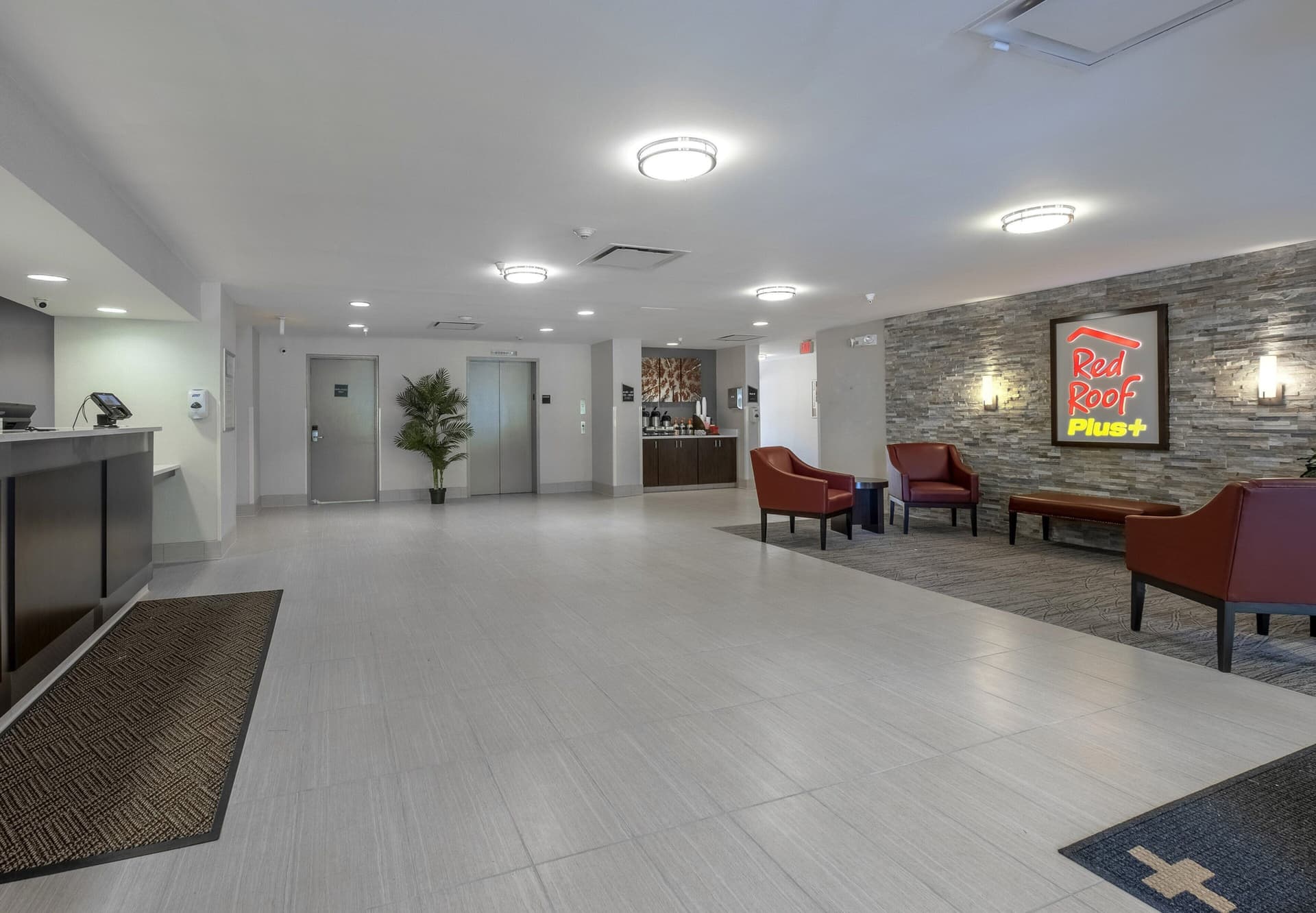 Red Roof Inn PLUS Boston - Mansfield - Foxboro
