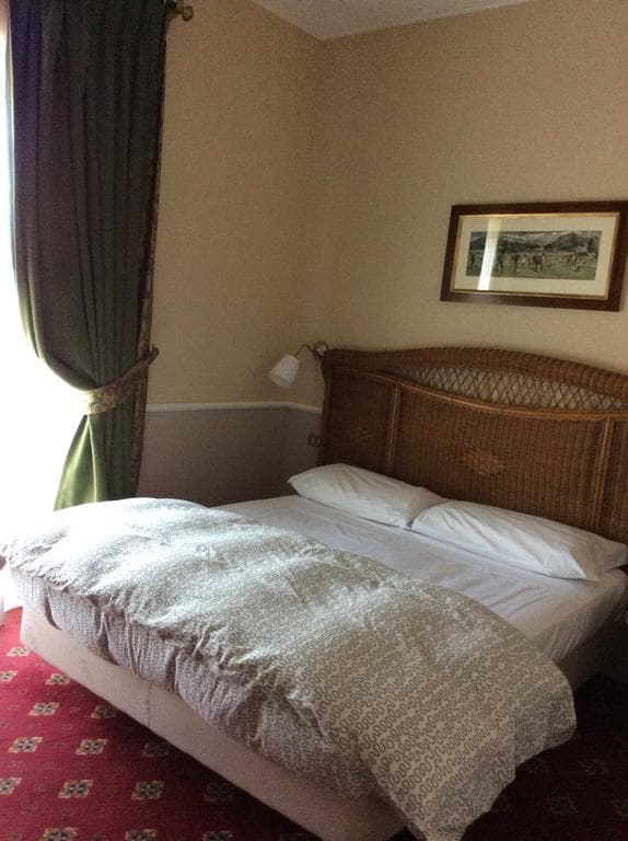 Colony Hotel