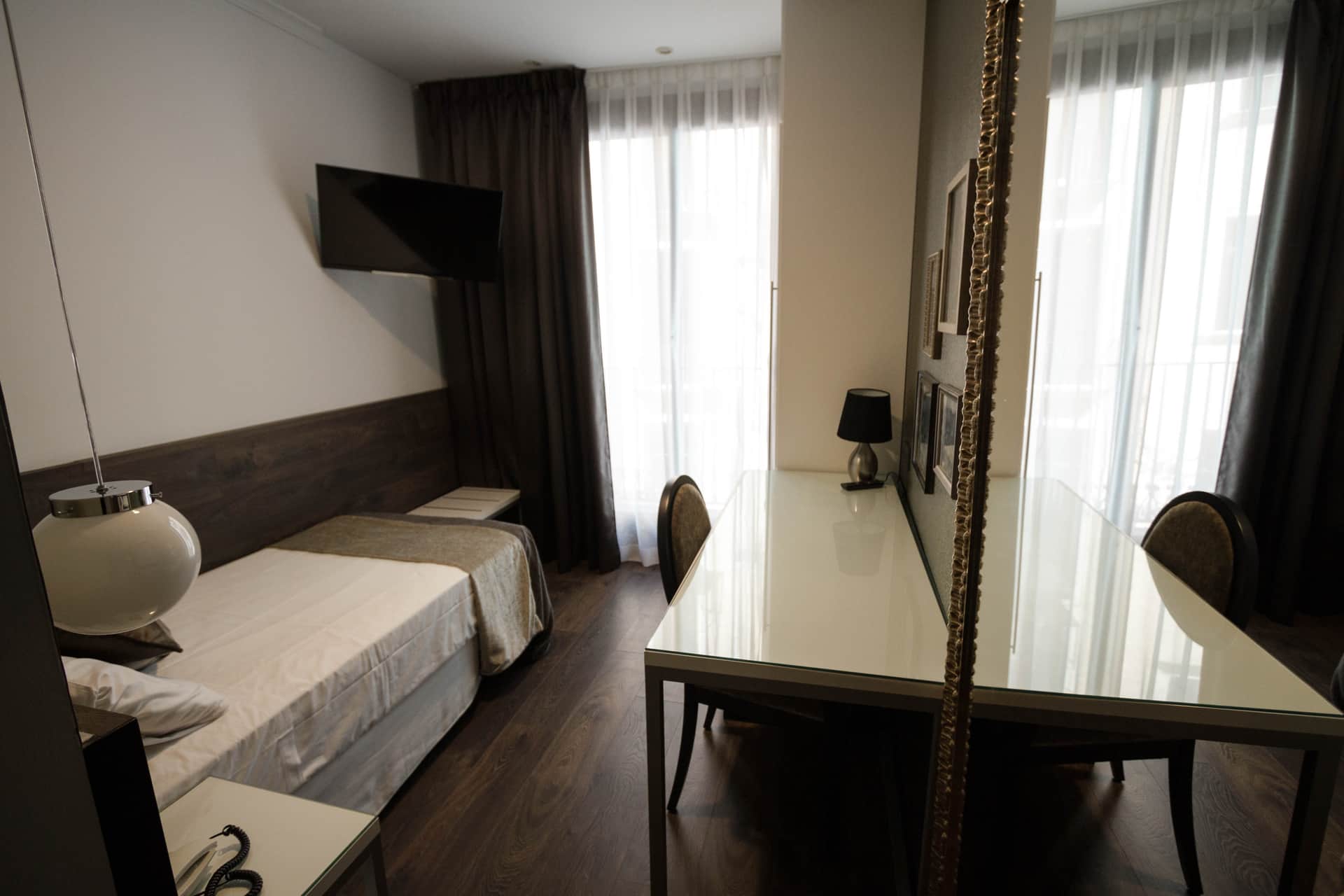 Hotel Moderno Bcn (Old)