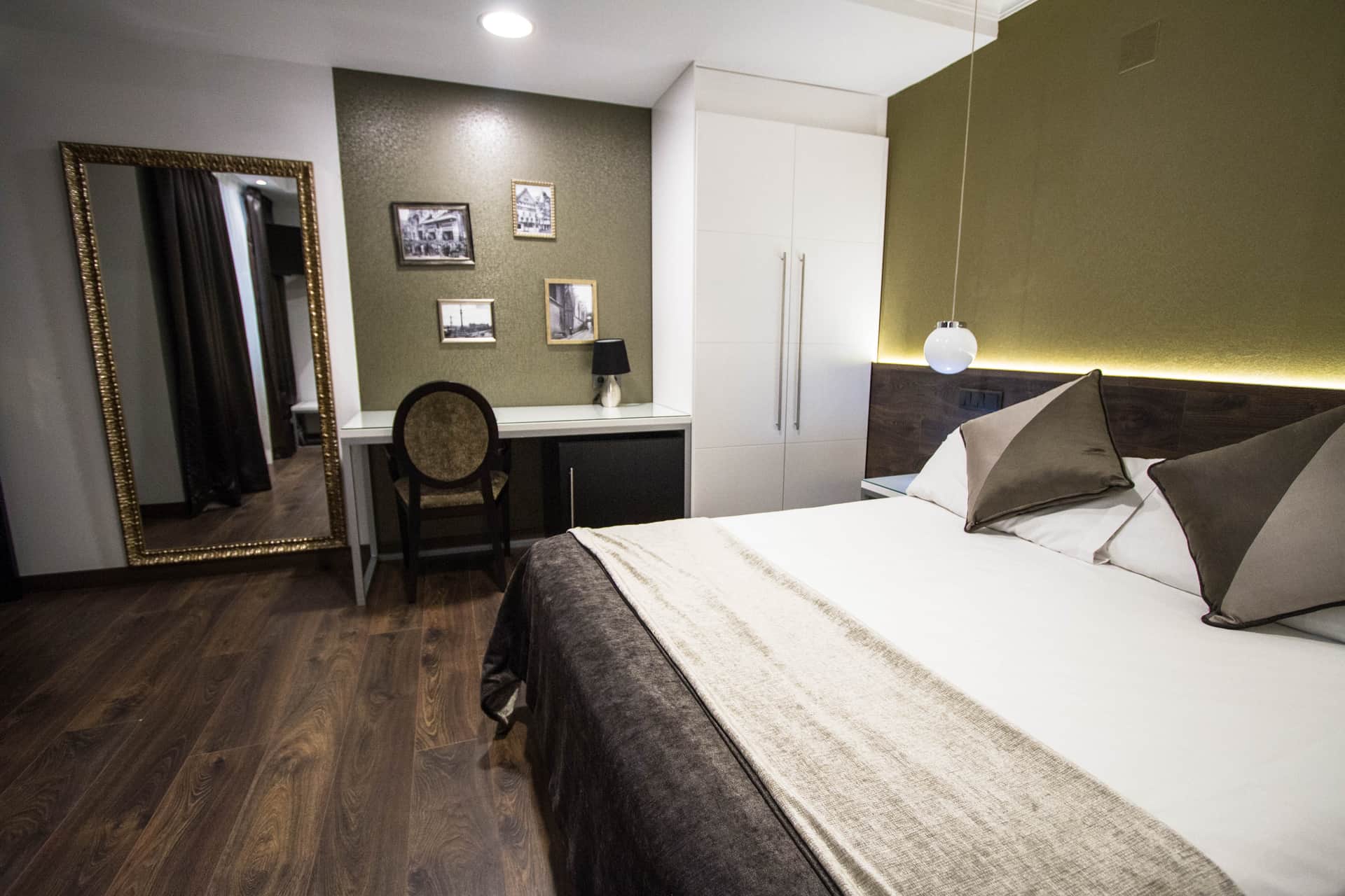 Hotel Moderno Bcn (Old)