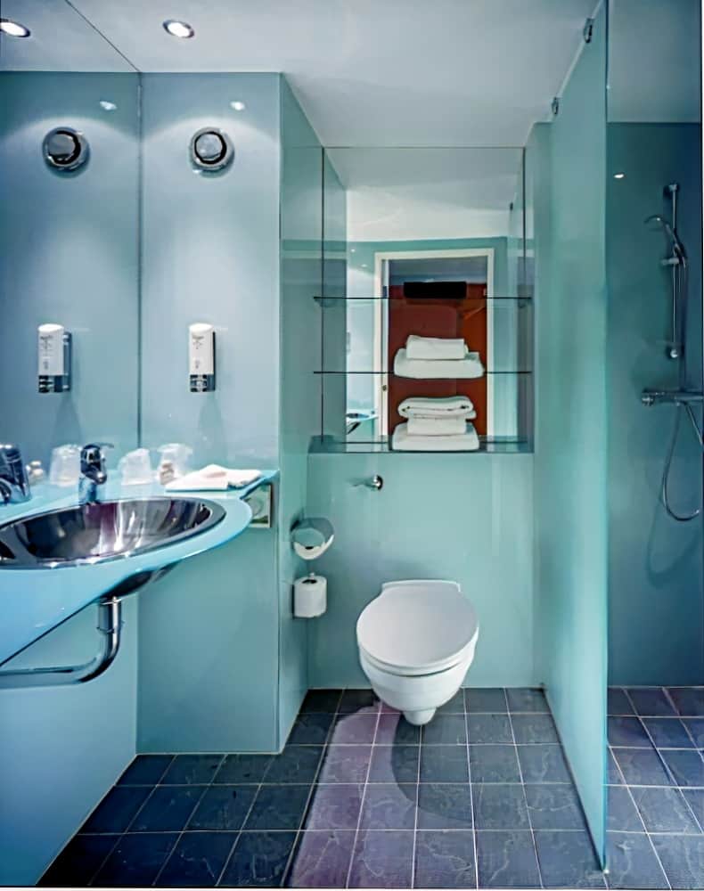 Holiday Inn London West