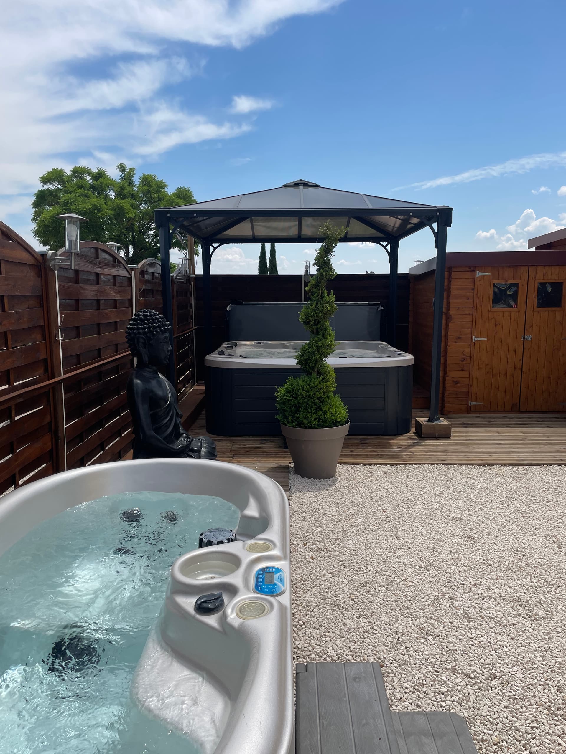 Logis Hostellerie du Centrotel et Institut Spa Bulles d’Allier