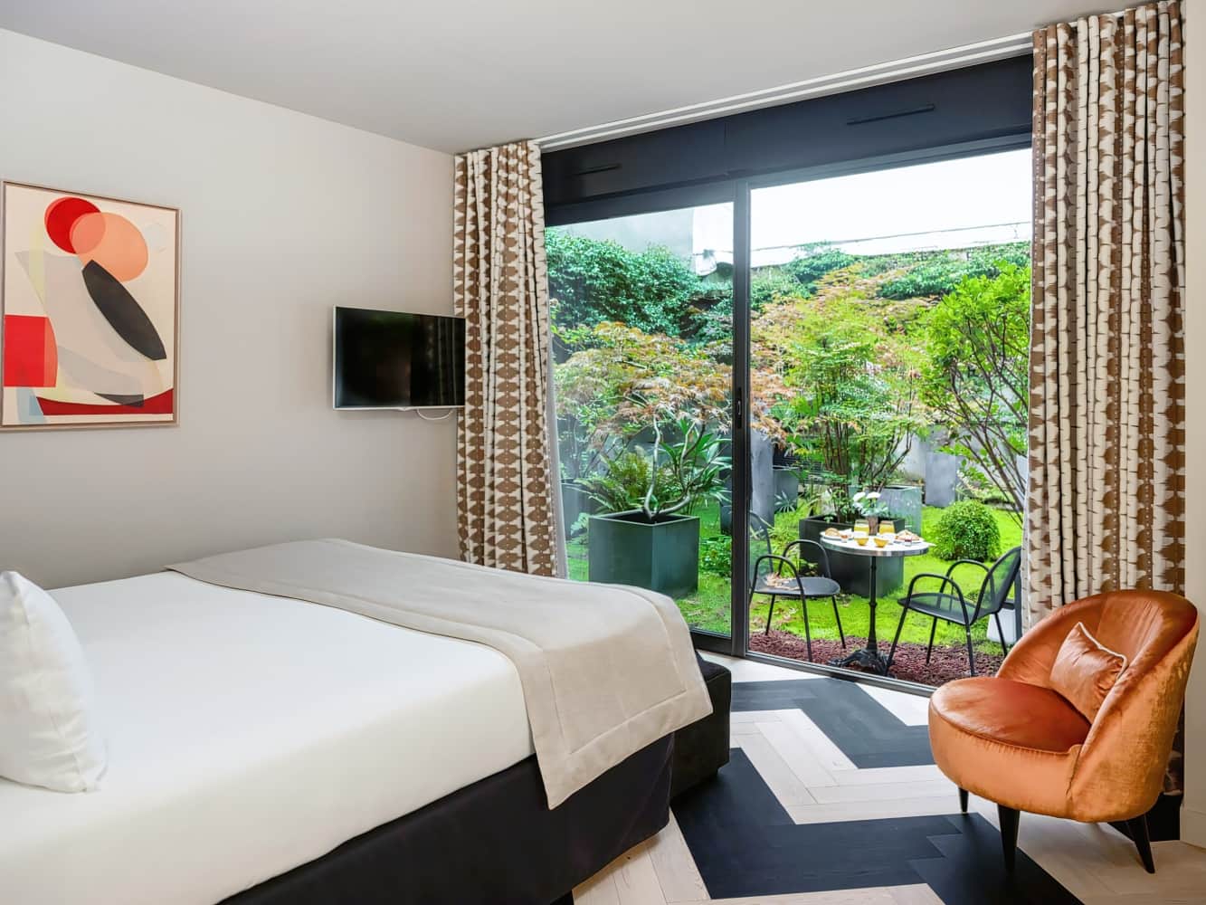 Rayz Private Suites