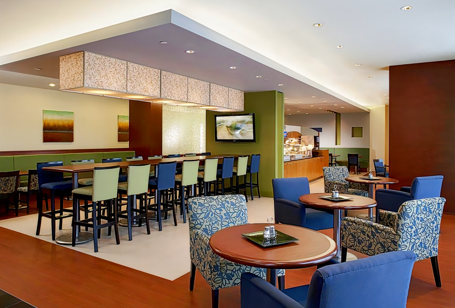 Holiday Inn & Suites, Montreal Airport